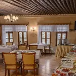 Hotell Temenni Evi 3*